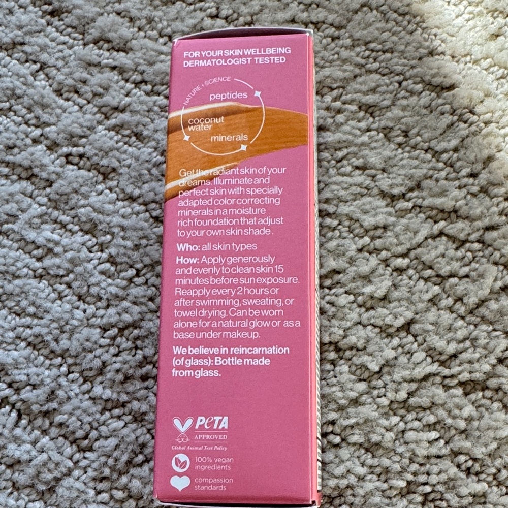 Pacifica Ultra CC Cream Radiant Foundation - Warm/Light - Picture 2 of 9